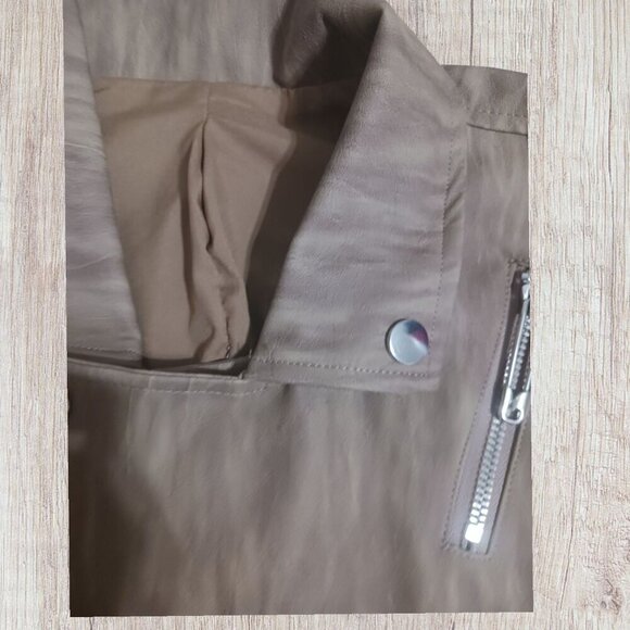 Dazy Womens Brown Faux Leather vest size medium tan color - Picture 4 of 14